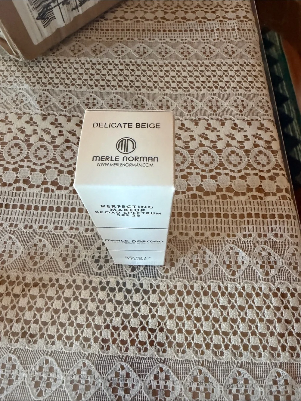 Merle Norman Perfecting Makeup - Delicate Beige (Cream Tone)